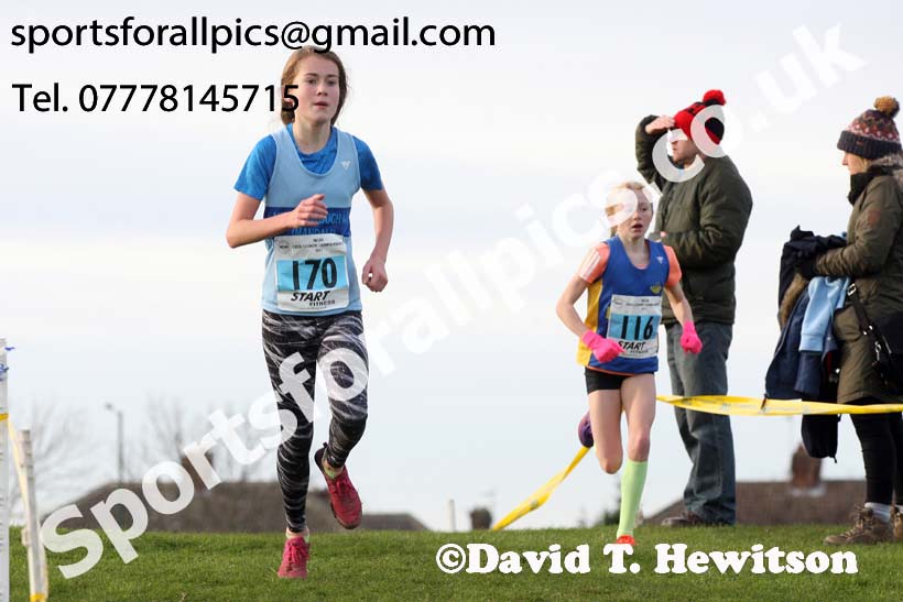 Girls under-13 North Eastern Cross Country, Redcar. Photo:  David T. Hewitson/Sports for All Pics